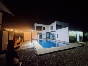 Quinta Leal